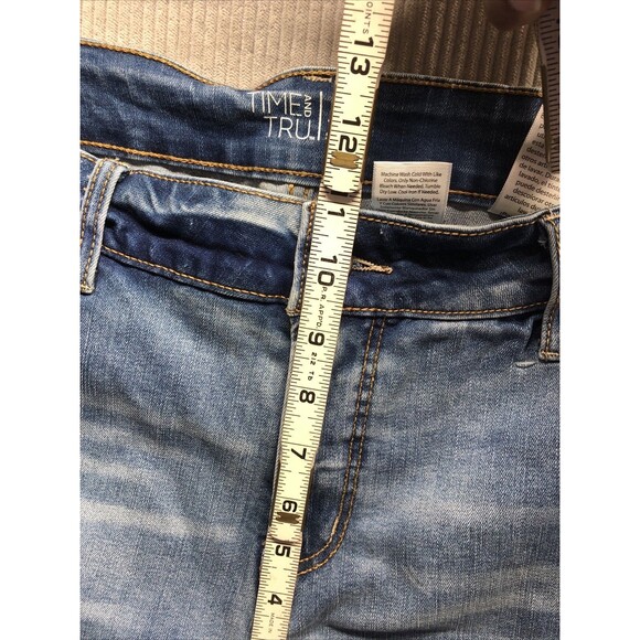 Time And Tru Denim Jeans Size 18 Petite Straight Medium Wash Distressed - Picture 9 of 15